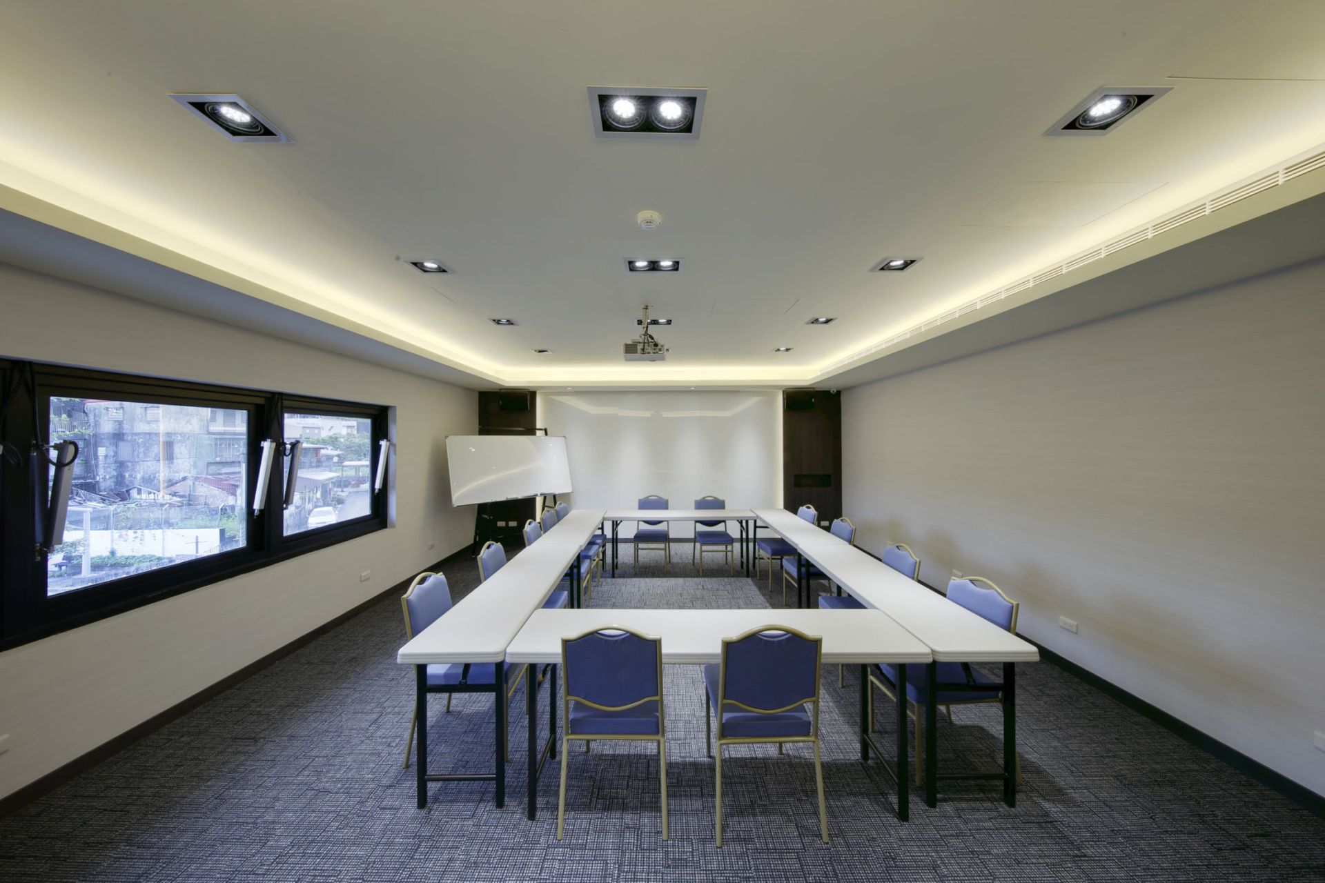 su_meeting-room_slideshow_3-1-e1597384806355