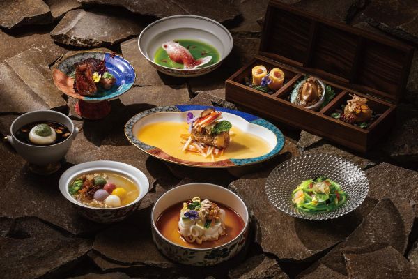 Exploring the Exclusive Spring ． Summer Banquet